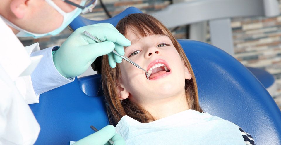 فلوراید تراپی چیست و چه کاربردی دارد؟ کلینیک دندانپزشکی دکتر آیت 3338
